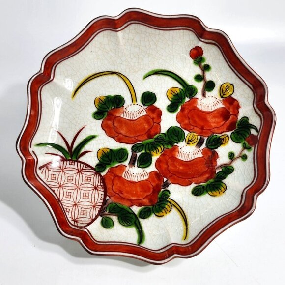 Hand Painted Floral Scalloped Plate Red Green Accents 1657-1667 Old Kutani Style - Picture 1 of 12